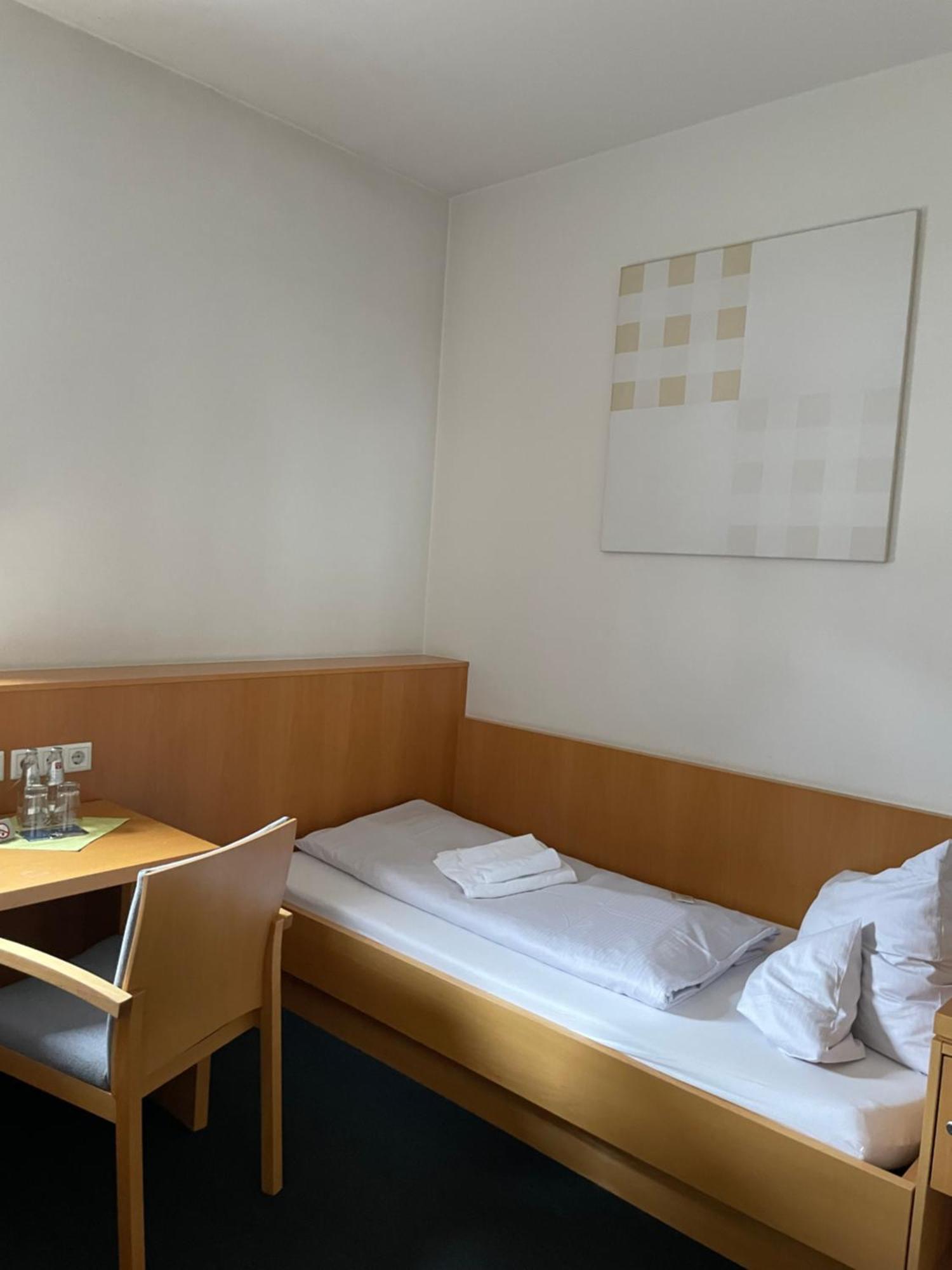 Standard Zweibettzimmer mit Gartenblick